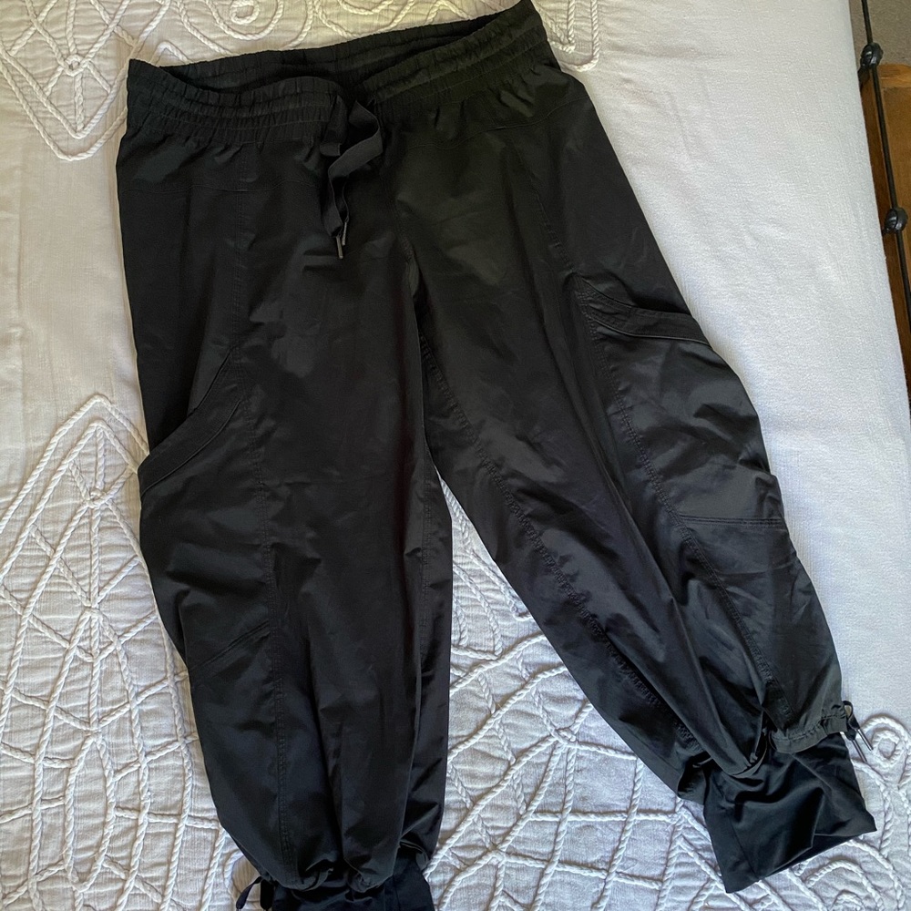 Lululemon dance studio/track jogger capri length